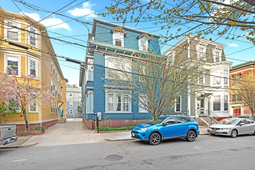74 America St, Providence, RI à vendre - Photo principale – Image 1 sur 2