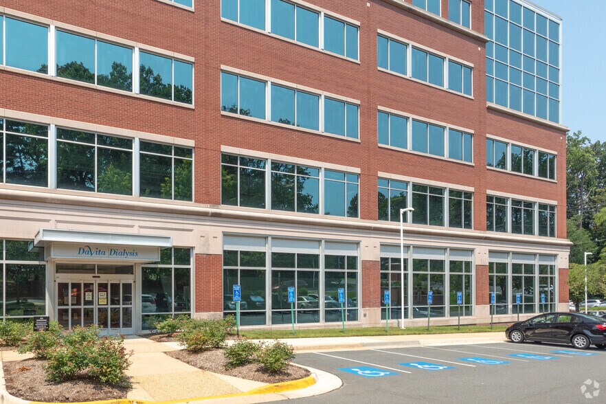 8501 Arlington Blvd, Merrifield, VA à louer - Photo de l’immeuble – Image 2 sur 13