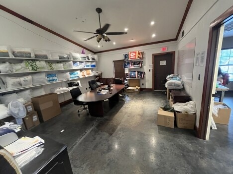 2105 Lucas Rd, Weatherford, TX à vendre - Photo intérieure – Image 3 sur 10