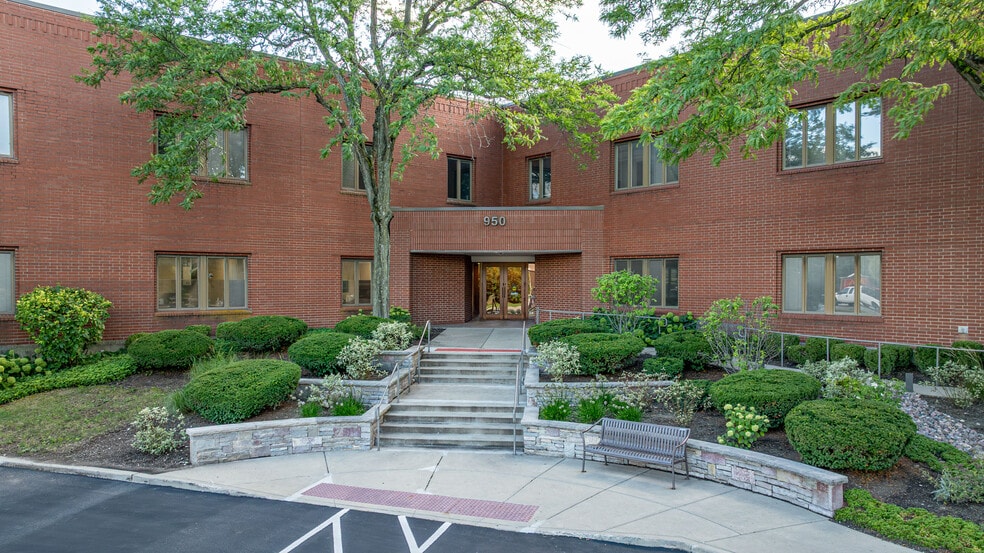950 N York Rd, Hinsdale, IL à vendre - Photo de l’immeuble – Image 2 sur 22