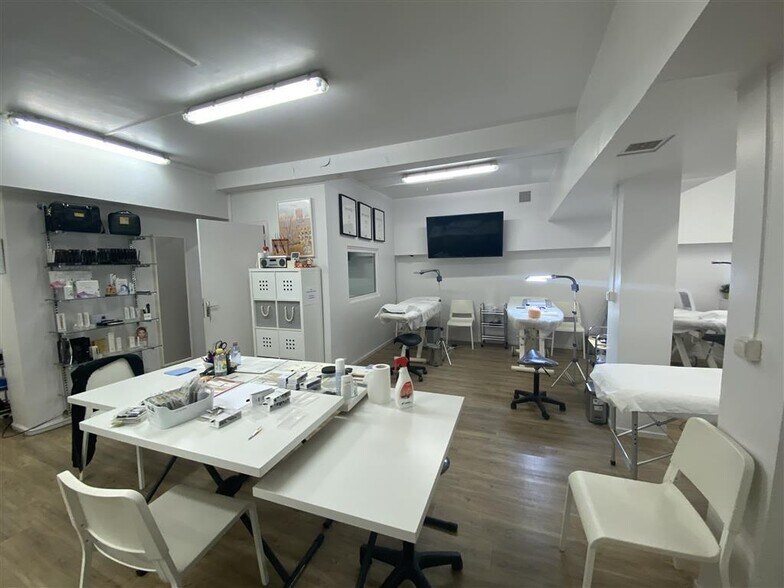 Bureau dans Paris à louer - Photo de l’immeuble – Image 3 sur 9