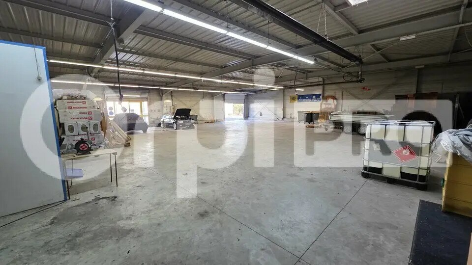 Local d’activités dans Villeneuve-Saint-Germain à louer - Photo de l’immeuble – Image 2 sur 7