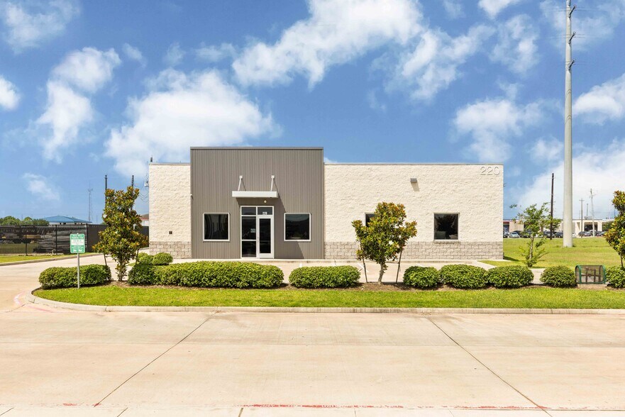 220 Ibis St, Webster, TX à louer - Photo de l’immeuble – Image 2 sur 15