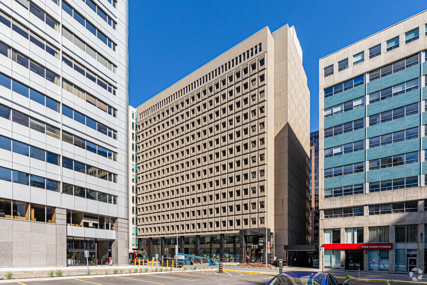 270 Albert St, Ottawa, ON à louer - Photo de l’immeuble – Image 1 sur 13