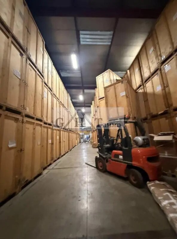 Plus de détails pour Industriel/Logistique à louer