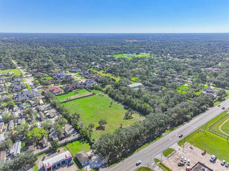 300 W Edgewood Dr, Friendswood, TX à vendre - Photo de l’immeuble – Image 2 sur 12