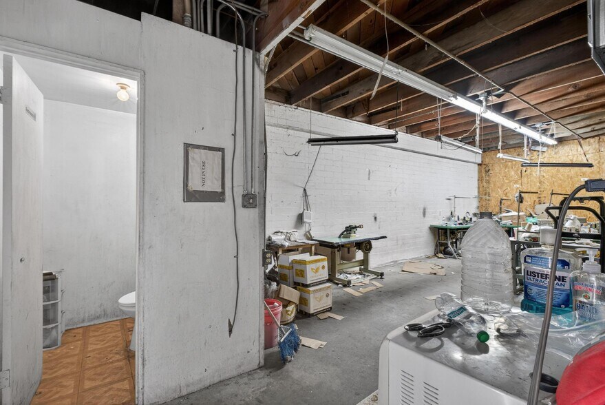5016 E Olympic Blvd, Los Angeles, CA à vendre - Photo de l’immeuble – Image 3 sur 17