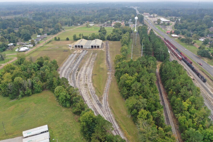1219 S Elm St, Hodge, LA à louer - Photo de l’immeuble – Image 3 sur 17