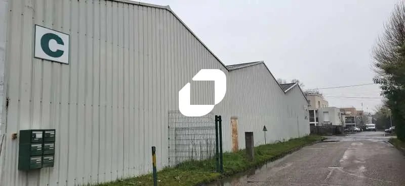 Industriel/Logistique dans VILLENAVE-D'ORNON à louer - Photo de l’immeuble – Image 1 sur 8
