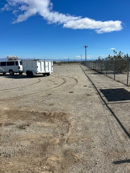 2240 Cleveland Ave, Thermal, CA à vendre - Photo de l’immeuble – Image 3 sur 11