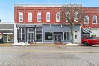 108-112 E Main St, Vernon, MI à louer Photo de l’immeuble– Image 1 sur 2