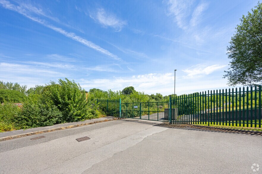 Waterside Way, Wakefield à vendre - Photo principale – Image 1 sur 2