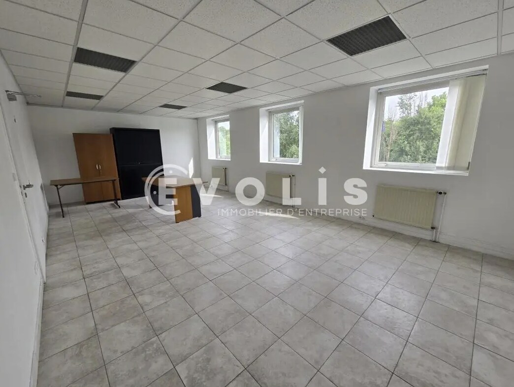 11 Avenue Des 2 Lacs, Villejust à louer Photo intérieure– Image 1 sur 3
