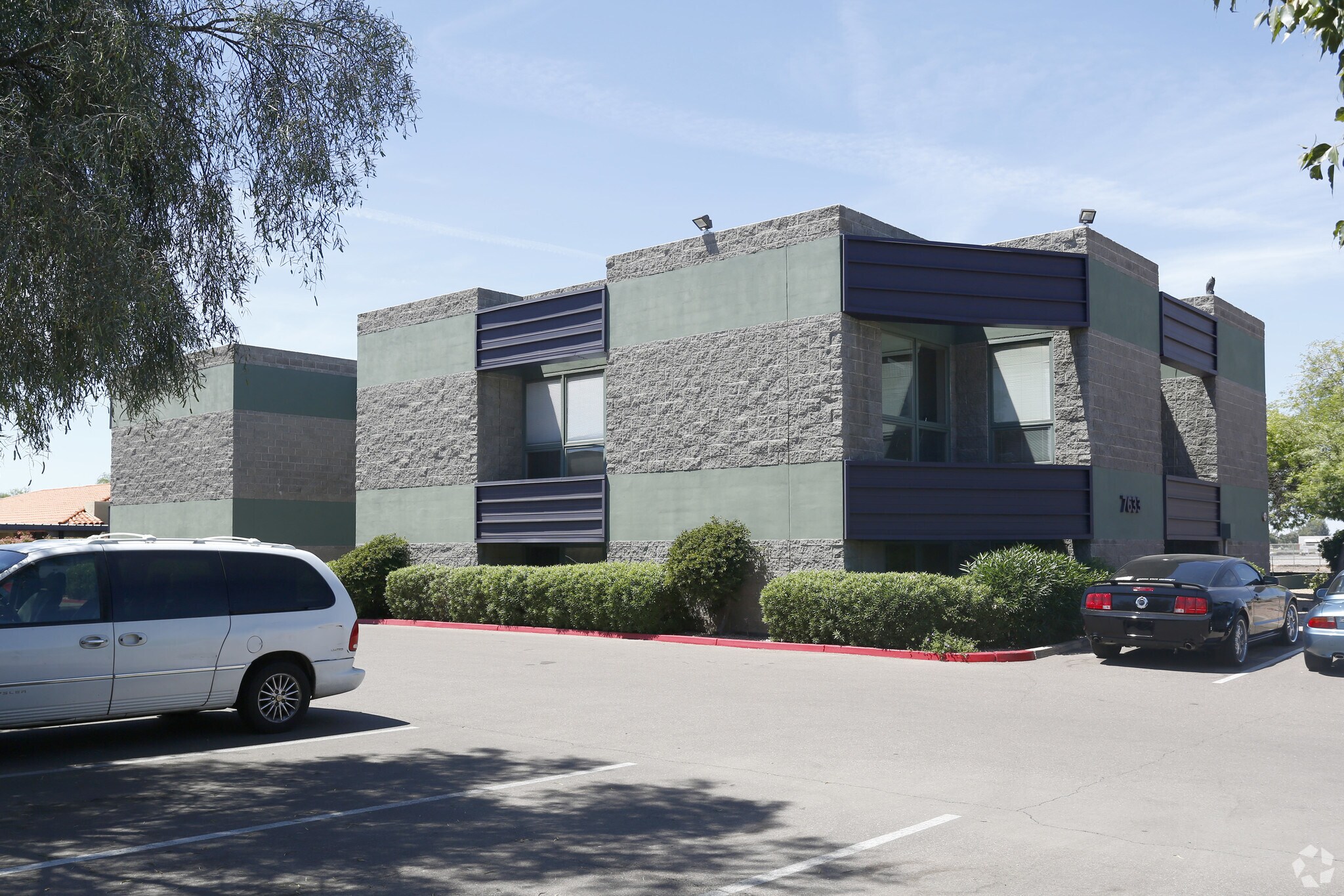 7633 E Acoma Dr, Scottsdale, AZ à louer Photo de l’immeuble– Image 1 sur 12