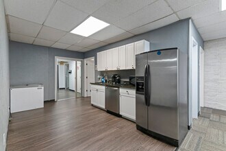 7305 Boulevard 26, North Richland Hills, TX à vendre Photo intérieure– Image 2 sur 4