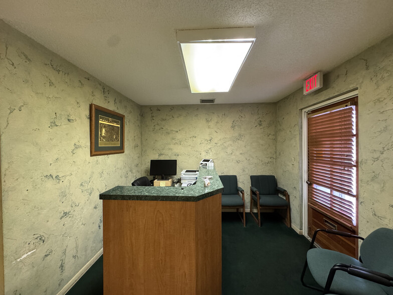 7797 N University Dr, Tamarac, FL à vendre - Photo de l’immeuble – Image 2 sur 21