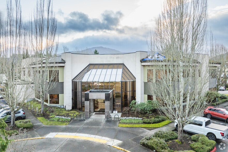 710 NW Juniper St, Issaquah, WA à louer - Photo principale – Image 1 sur 4