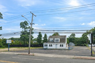 1790 Middle Country Rd, Centereach, NY à louer Photo intérieure– Image 2 sur 2