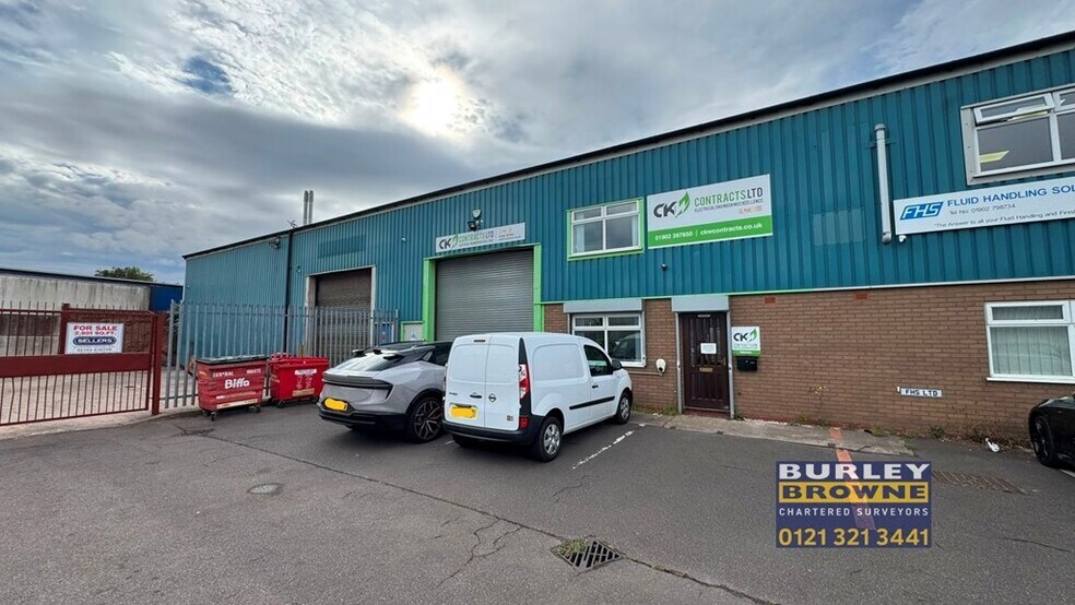 Aspley Close, Wolverhampton à louer - Photo de l’immeuble – Image 3 sur 3