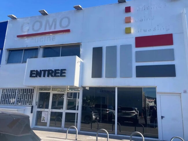 Plus de détails pour Local commercial à louer