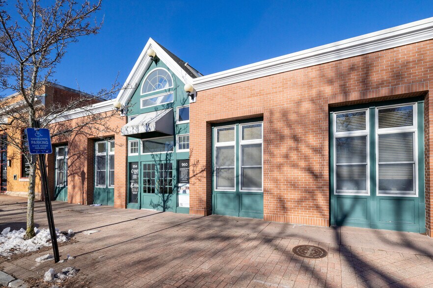 954-960 Main St, Branford, CT à vendre - Photo de l’immeuble – Image 2 sur 8