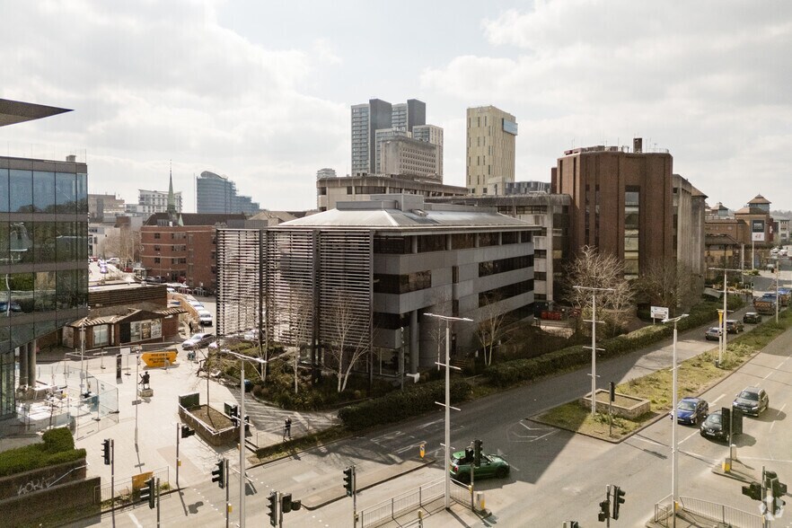 1 Christchurch Way, Woking à louer - Photo de l’immeuble – Image 2 sur 2