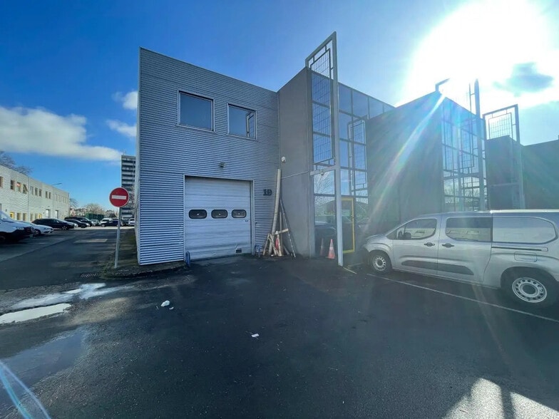 12-24 Avenue De Stalingrad, Stains à louer - Photo de l’immeuble – Image 2 sur 9