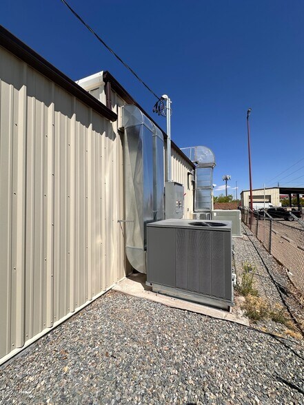 6119 Hanover Rd NW, Albuquerque, NM à vendre - Photo de l’immeuble – Image 3 sur 18