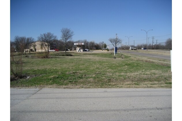 1910 E Sublett Rd, Arlington, TX à louer - Photo de l’immeuble – Image 3 sur 22