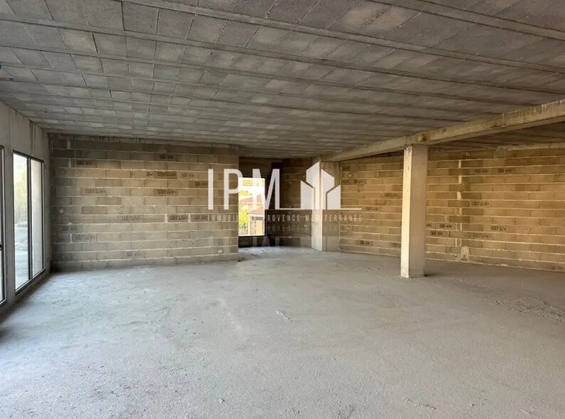 Local commercial dans La Seyne-sur-Mer à louer - Photo intérieure – Image 2 sur 6