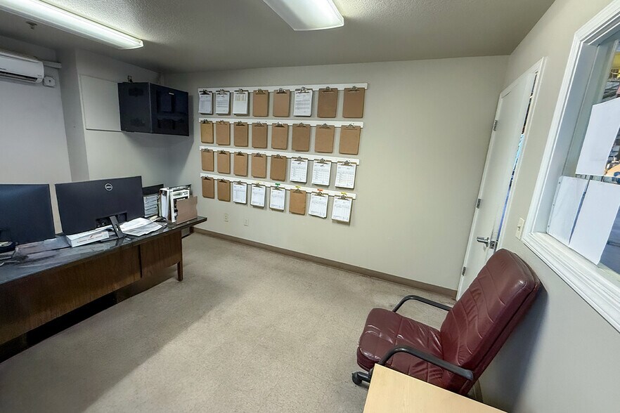 2773 E Malaga Ave, Fresno, CA à louer - Photo de l’immeuble – Image 2 sur 5