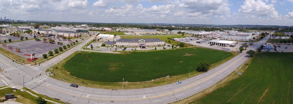 S 32nd & 23rd Ave, Council Bluffs, IA à vendre - Photo de l’immeuble – Image 3 sur 4