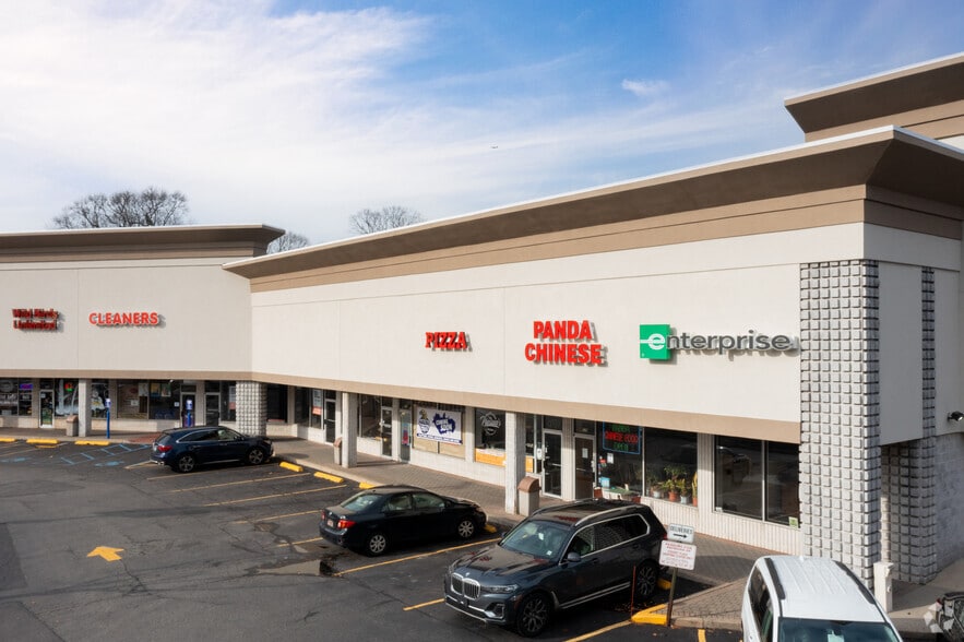 621 Jericho Tpke, Syosset, NY à louer - Photo de l’immeuble – Image 3 sur 6