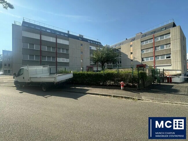 Plus de détails pour Bureau à vendre
