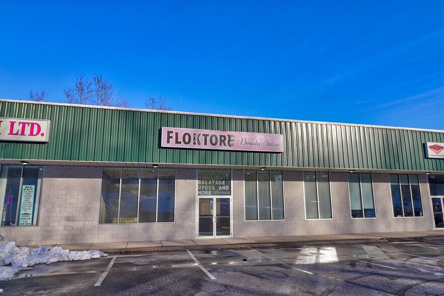 524 Wolcott Rd, Wolcott, CT à louer - Photo de l’immeuble – Image 2 sur 22