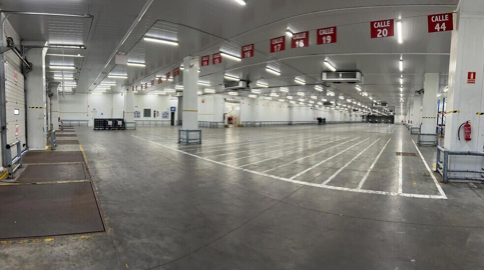 Industriel/Logistique dans Valdemoro, Madrid à vendre - Photo de l’immeuble – Image 2 sur 10