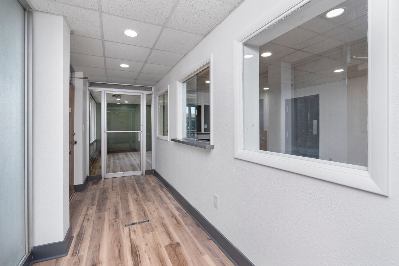 1305 13th St, Waynesboro, VA 22980 - Lot B1 - - Photo intérieure - Image 1 of 116