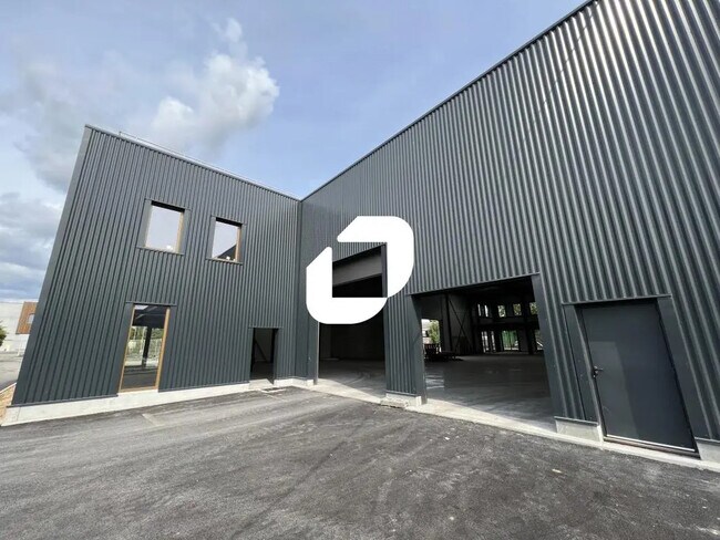 Plus de détails pour Bureau, Local d'activités à louer