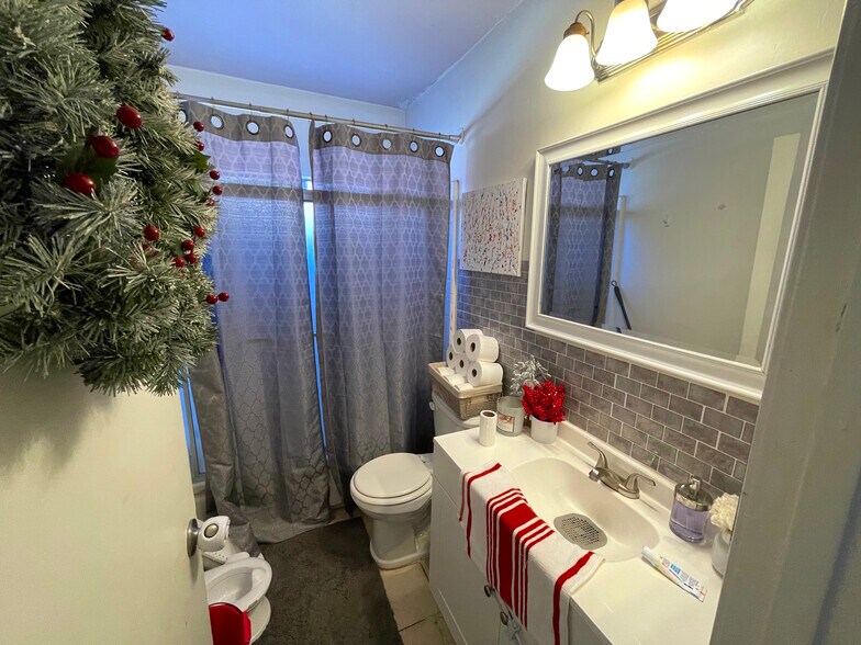 7454 Haskell Ave, Van Nuys, CA à vendre - Photo intérieure – Image 3 sur 20