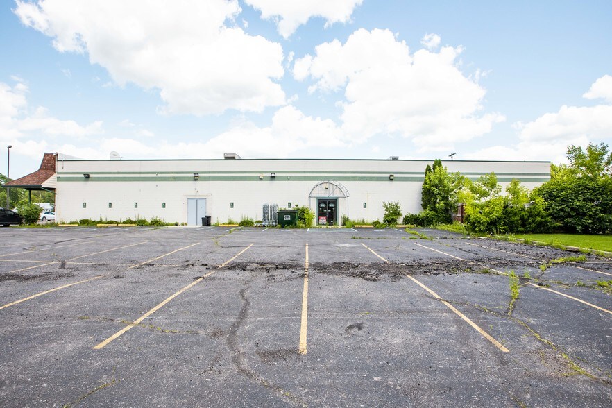 5238-5246 Lapeer Rd, Burton, MI à louer - Photo de l’immeuble – Image 2 sur 7