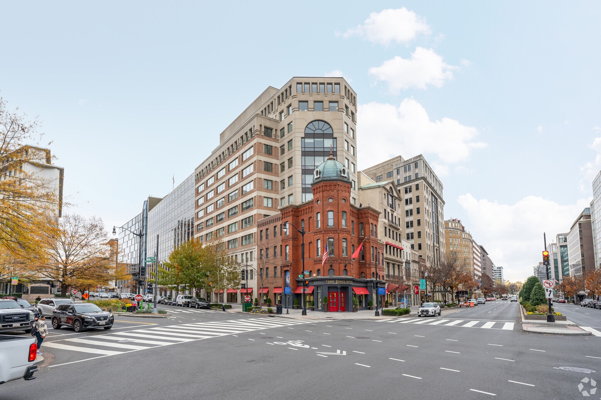 1155 Connecticut Ave NW, Washington, DC à louer Photo de l’immeuble– Image 1 sur 2