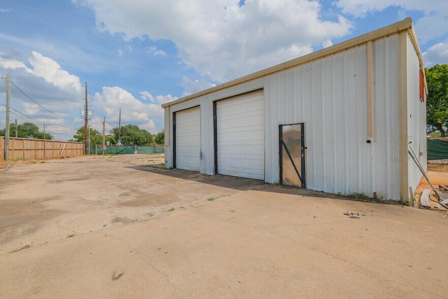 7830 Highway 90, Sugar Land, TX à louer - Photo de l’immeuble – Image 3 sur 12