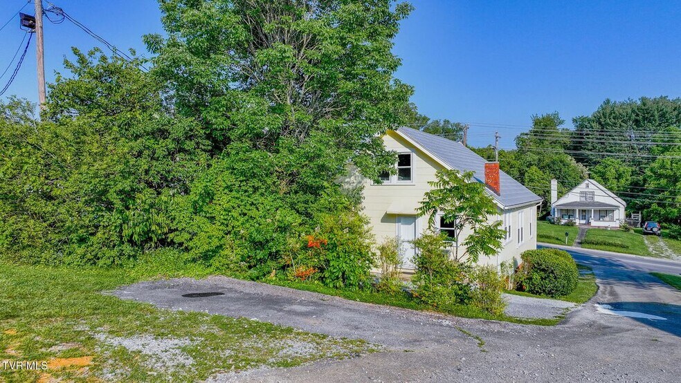 457 E Bernard Ave, Greeneville, TN à vendre - Photo de l’immeuble – Image 2 sur 28