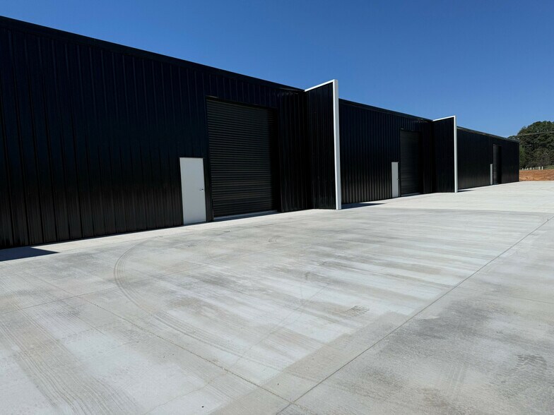 3950 E US Highway 80, Longview, TX à louer - Photo de l’immeuble – Image 2 sur 3