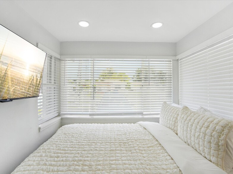 1048 NW 33rd Ave, Miami, FL à vendre - Photo de l’immeuble – Image 3 sur 44