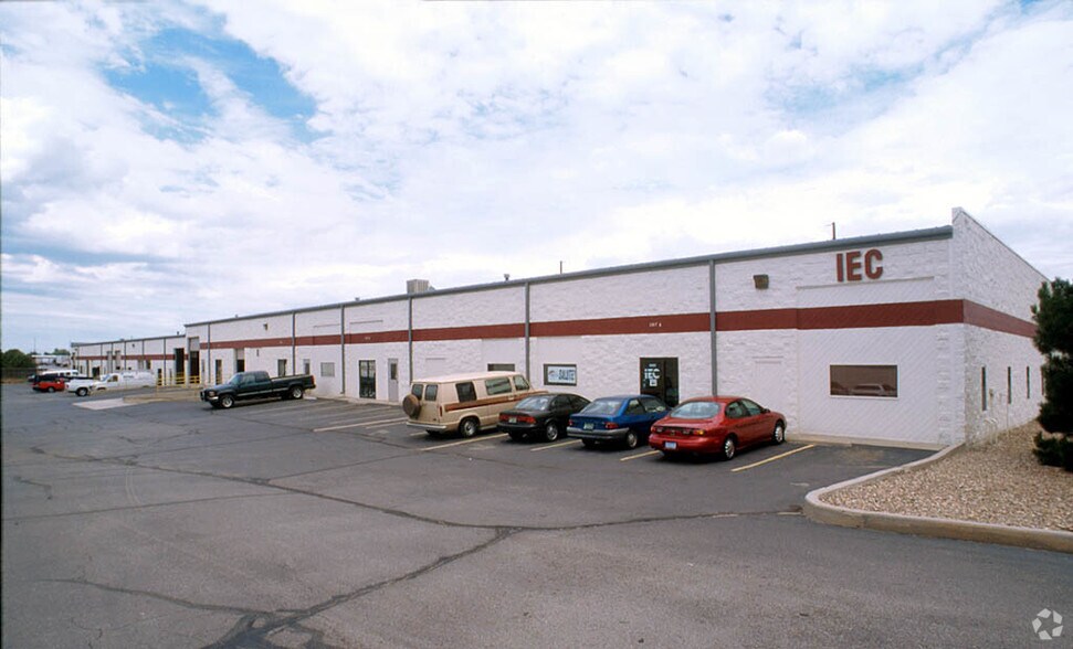 6185 E 56th Ave, Commerce City, CO à louer - Photo de l’immeuble – Image 2 sur 3
