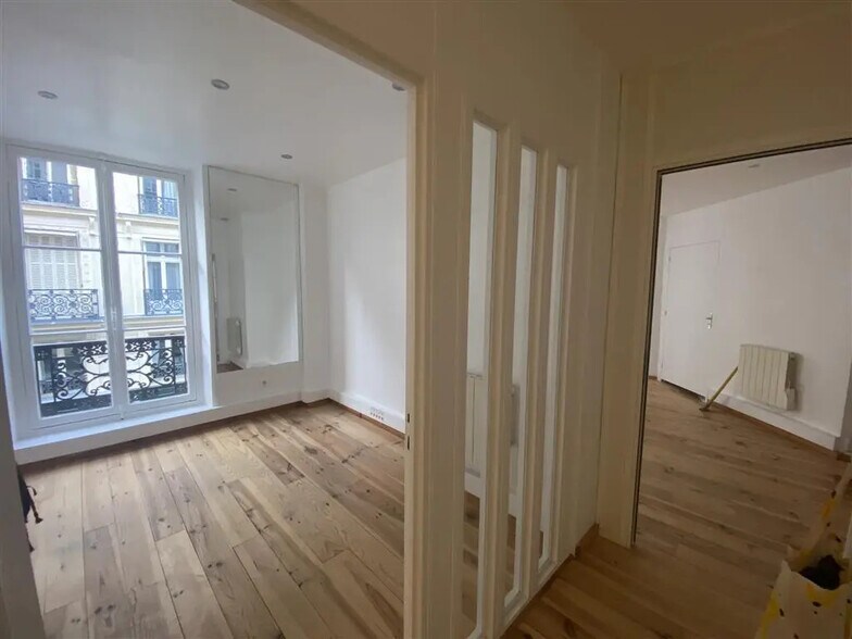 Bureau dans Paris à louer - Photo de l’immeuble – Image 2 sur 9