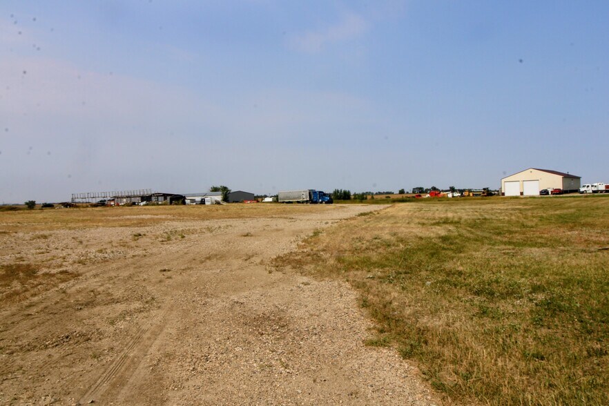 8401 NW 282nd St, Berthold, ND à vendre - Photo de l’immeuble – Image 3 sur 27
