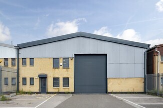 Plus de détails pour 5 Woodall Rd, Enfield - Industriel/Logistique à louer