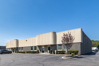 Plus de détails pour 110 Knickerbocker Ave, Bohemia, NY - Industriel/Logistique à louer